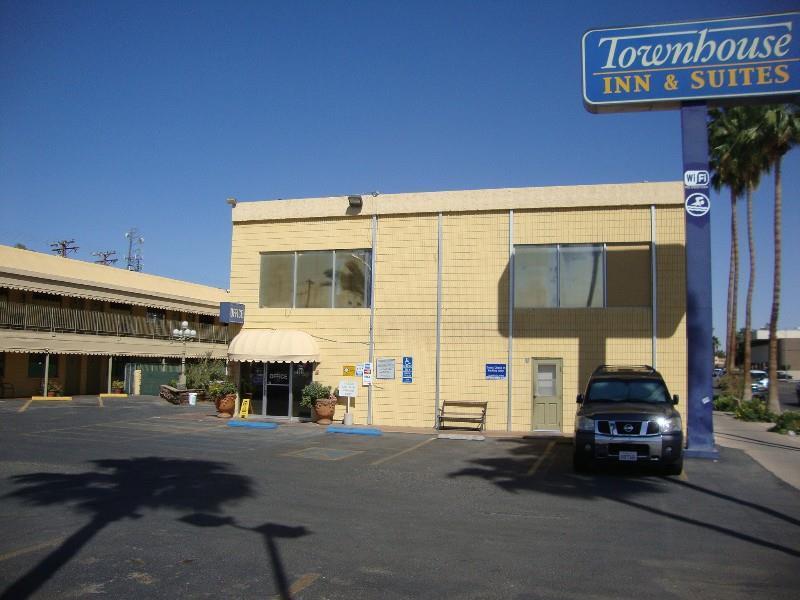 Townhouse Inn And Suites Brawley Exterior photo