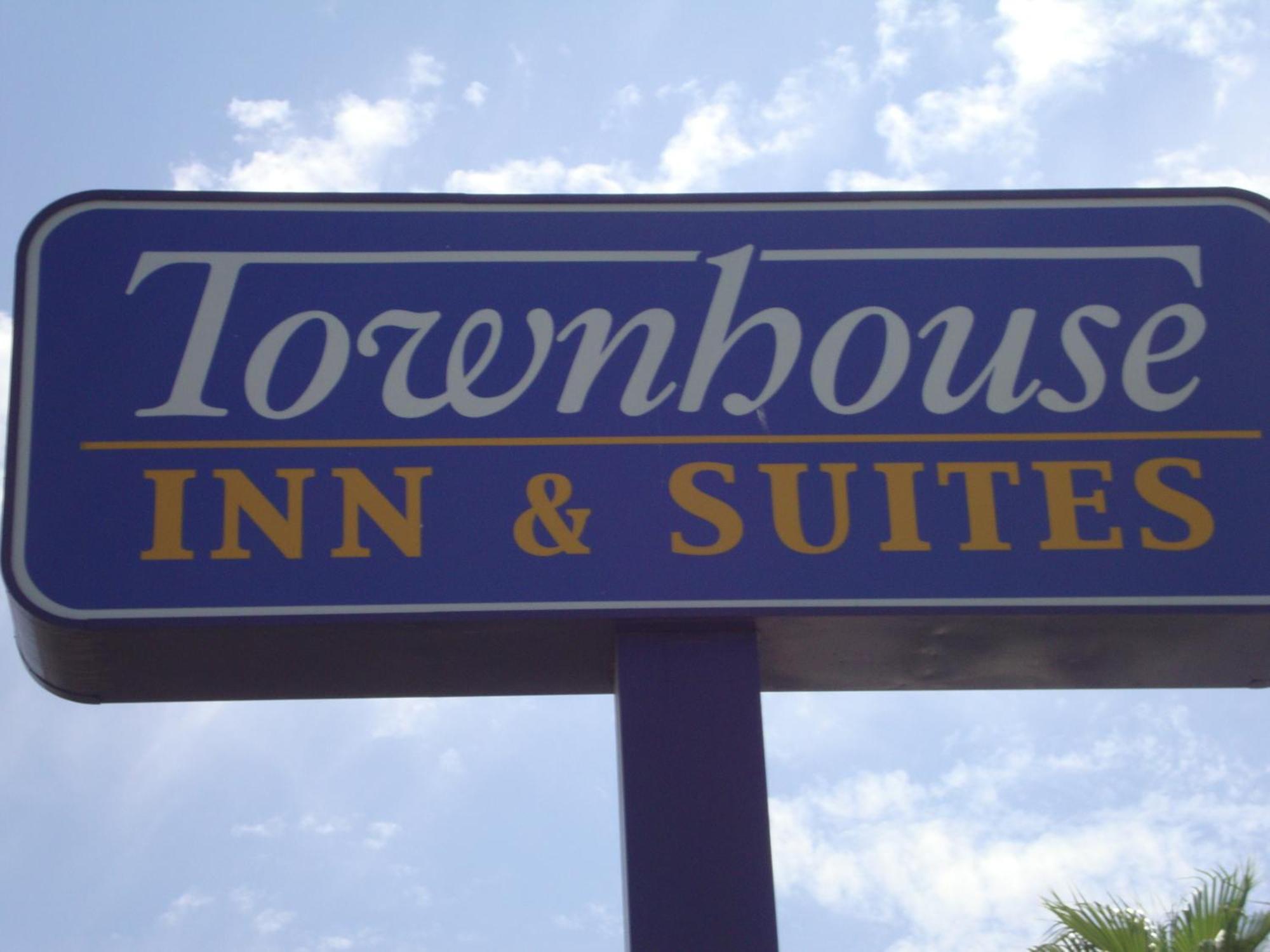 Townhouse Inn And Suites Brawley Exterior photo