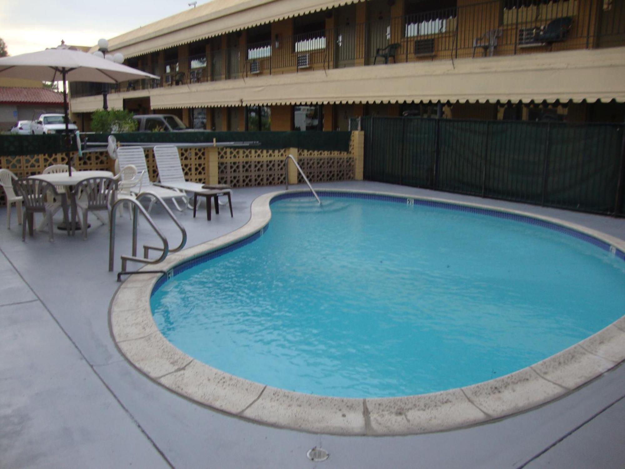 Townhouse Inn And Suites Brawley Exterior photo