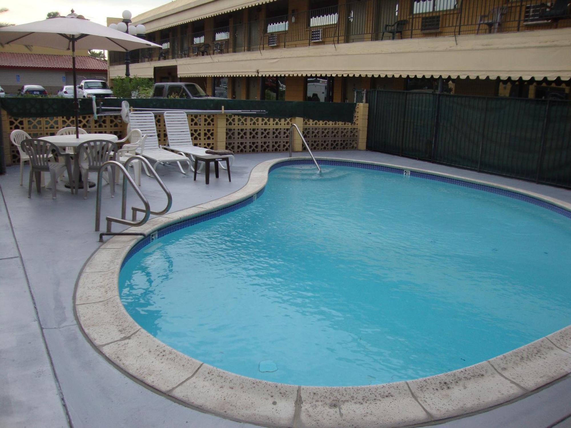 Townhouse Inn And Suites Brawley Exterior photo