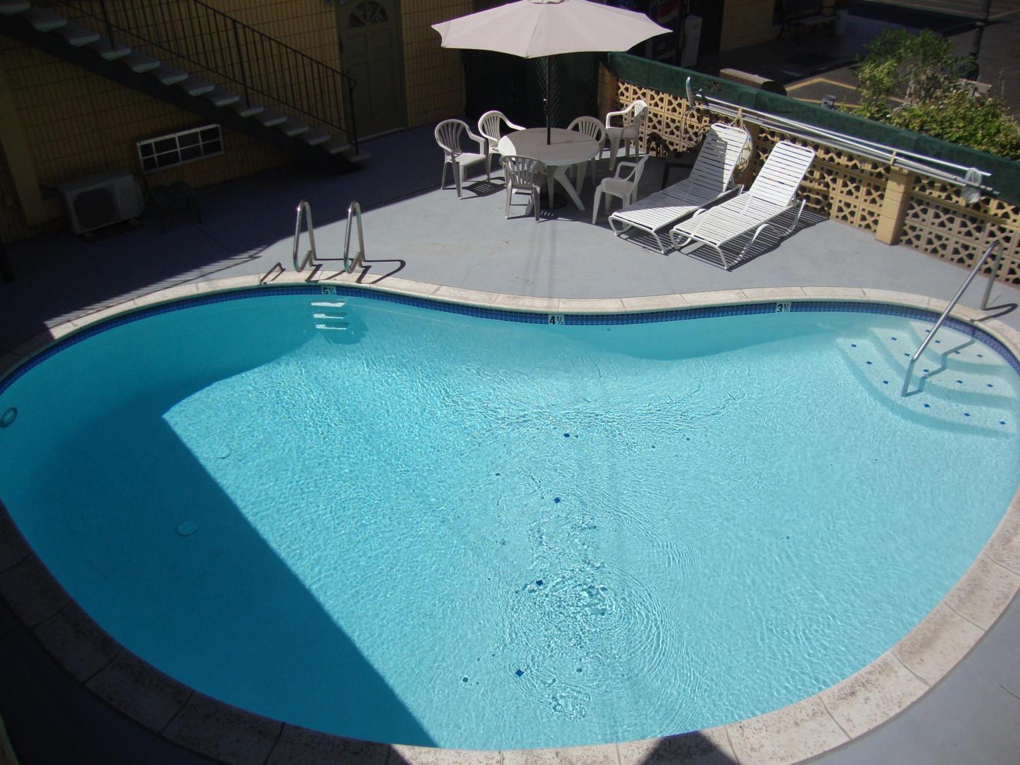 Townhouse Inn And Suites Brawley Exterior photo