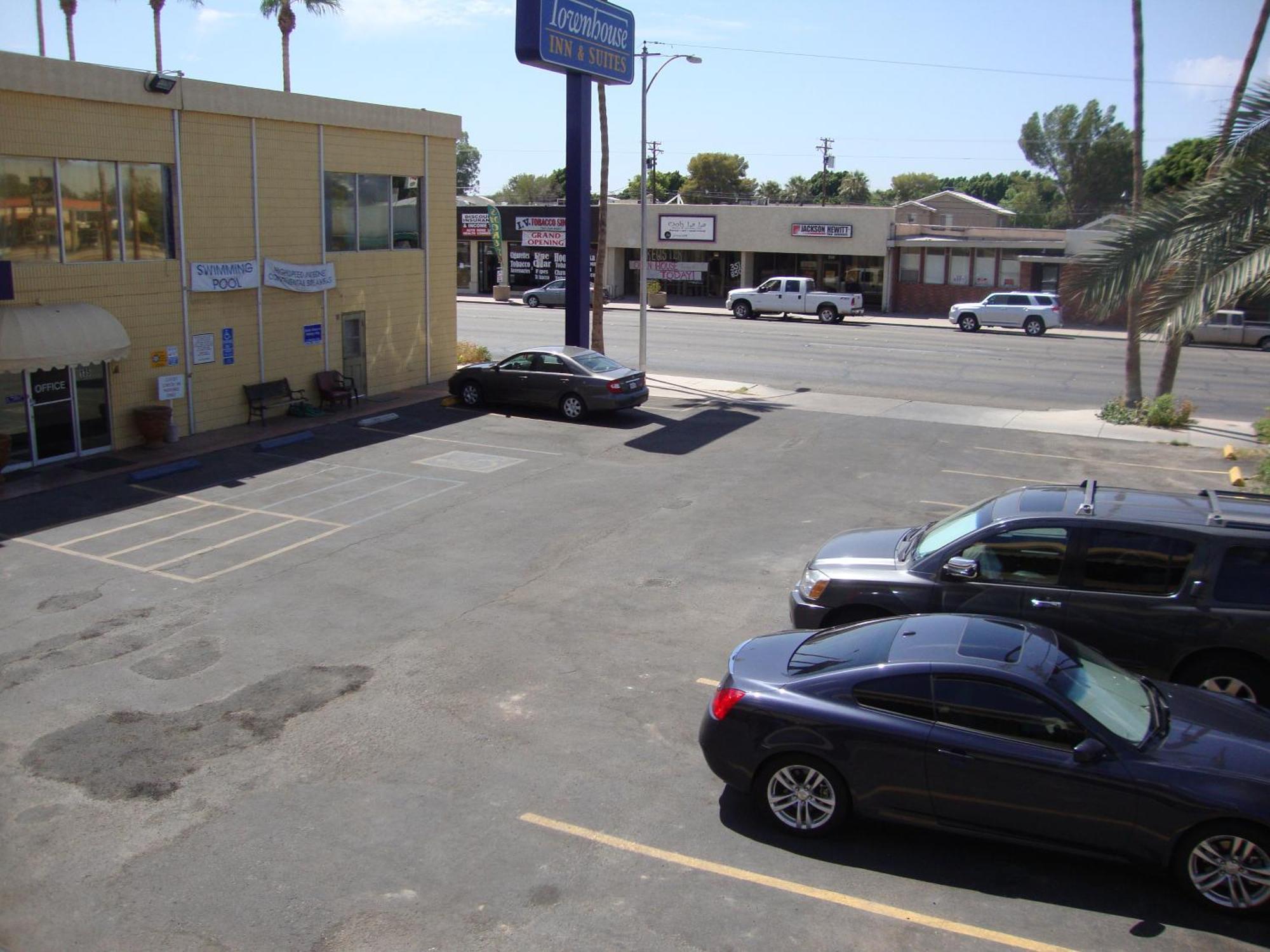 Townhouse Inn And Suites Brawley Exterior photo