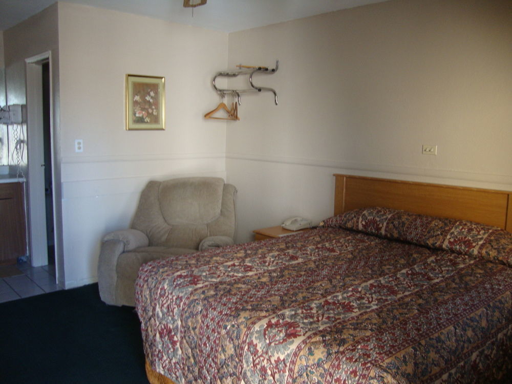 Townhouse Inn And Suites Brawley Exterior photo