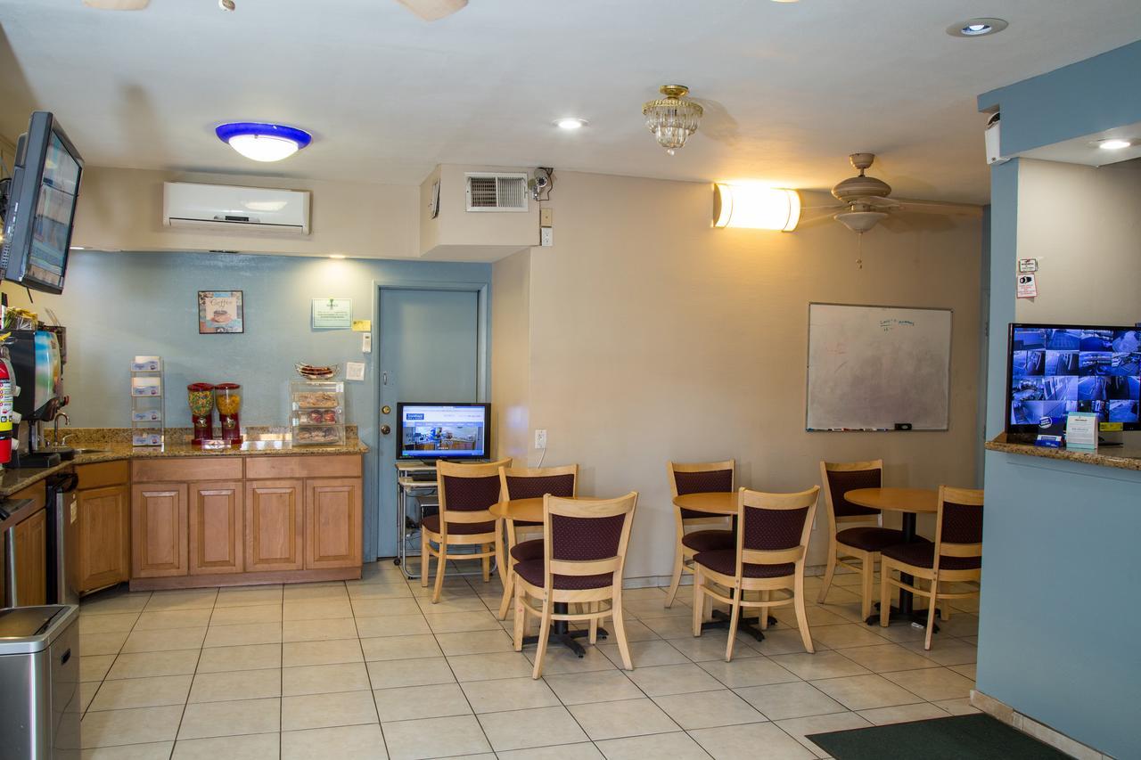 Townhouse Inn And Suites Brawley Exterior photo