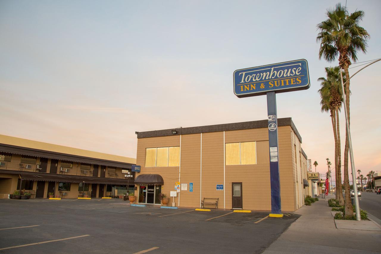Townhouse Inn And Suites Brawley Exterior photo